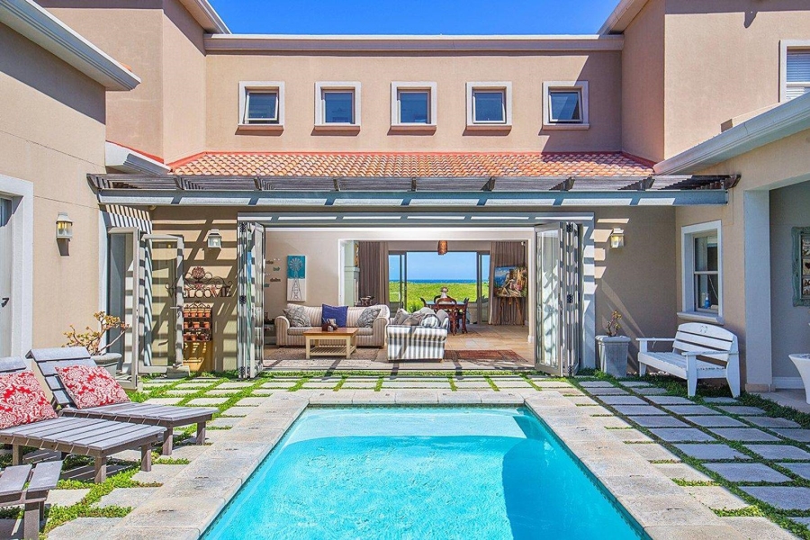 6 Bedroom Property for Sale in Myoli Beach Western Cape